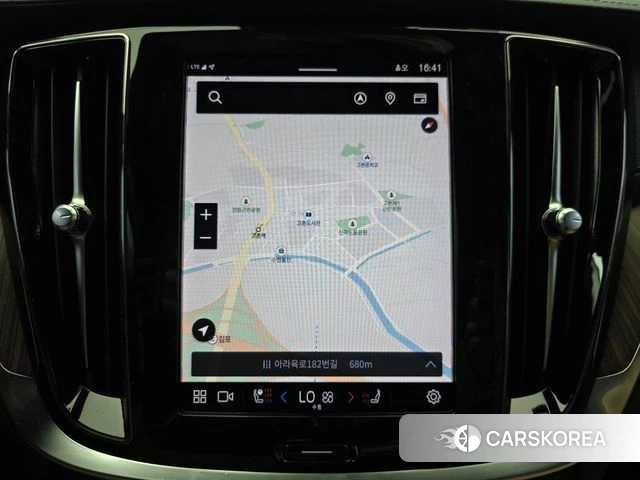 Volvo S60 3rd generation 2023 Белый из Кореи, фото 4