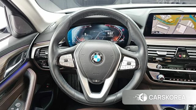 BMW 5 Series (G30) 2020 Белый из Кореи, фото 4