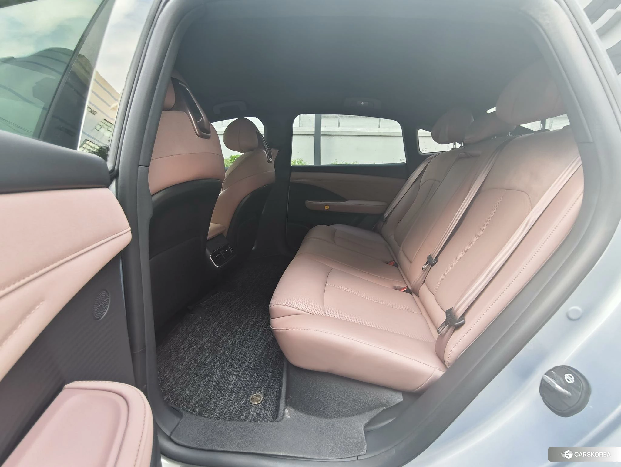 Nissan N7 2025 Серебристо-серый из Китая, фото 4