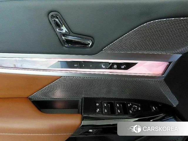 BMW 7 Series (G70) 2024 Черный из Кореи, фото 4