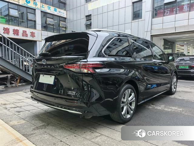 Toyota Saina 2023 Черный из Китая, фото 4