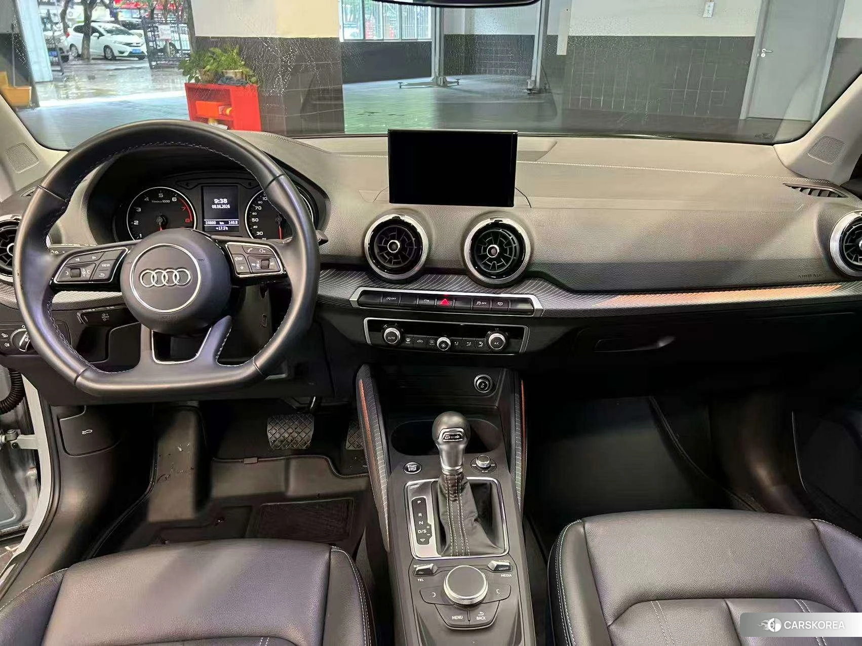 Audi Q2L 2023 Серебристо-серый из Китая, фото 4