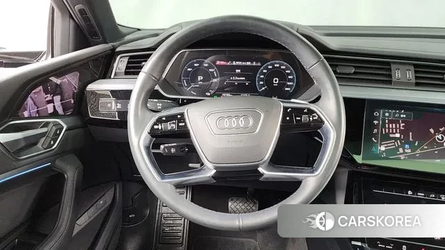 Audi e-Tron 2022 Черный из Кореи, фото 4