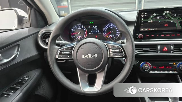 Kia The New K3 2nd generation 2022 Белый из Кореи, фото 4
