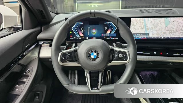 BMW 5 Series (G60) 2024 Белый из Кореи, фото 4