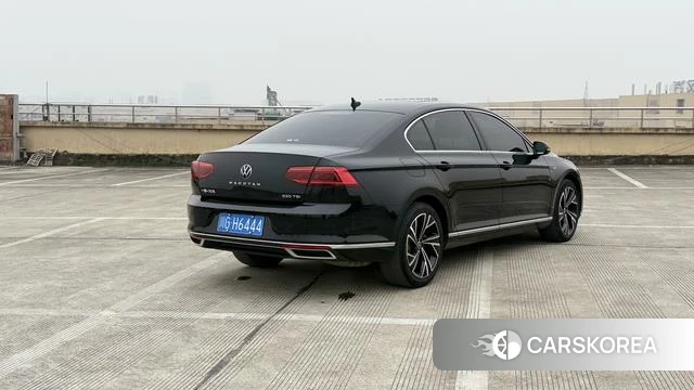 Volkswagen Magotan 2022 Черный из Китая, фото 4