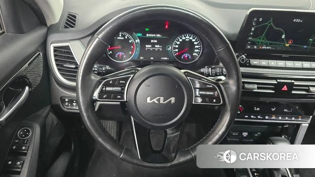Kia Seltos 2022 Белый из Кореи, фото 4