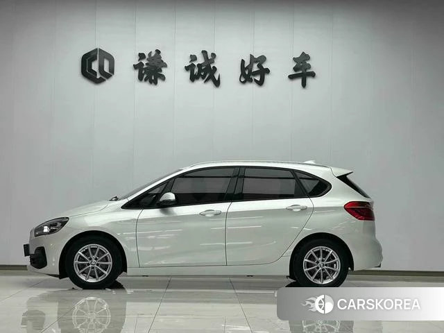 BMW 2 series station wagon 2018 Белый из Китая, фото 4