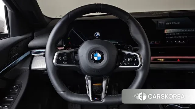 BMW 5 Series (G60) 2025 Белый из Кореи, фото 4