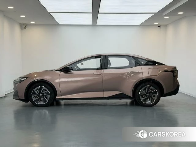 Toyota bZ3 2023 Другой из Китая, фото 4