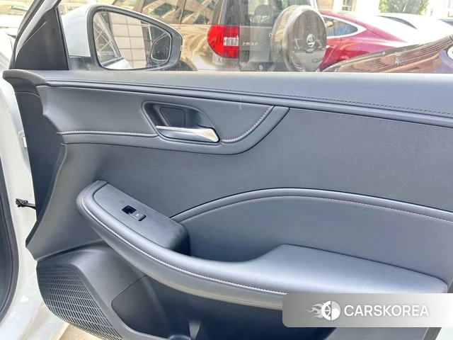 Roewe i5 2023 Белый из Китая, фото 4