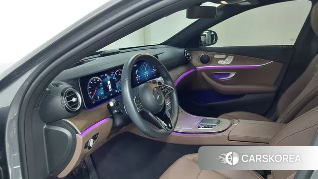 Mercedes-Benz E-Class W213 2023 Серый из Кореи, фото 4