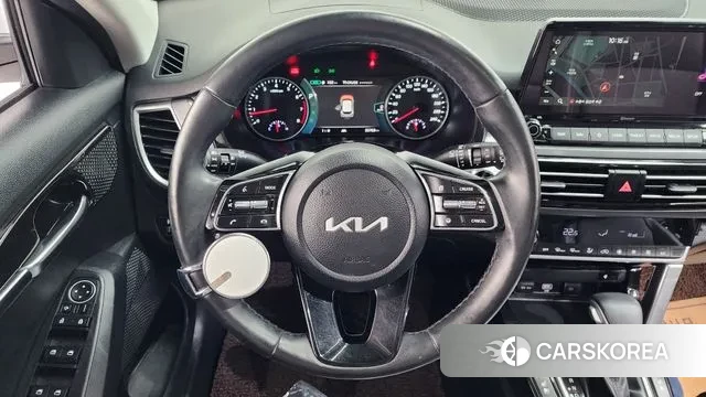 Kia Seltos 2022 Белый из Кореи, фото 4