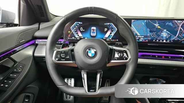 BMW 5 Series (G60) 2024 Серебристо-серый из Кореи, фото 4