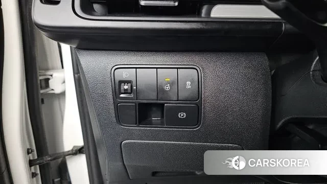 Hyundai Staria 2023 Белый из Кореи, фото 4