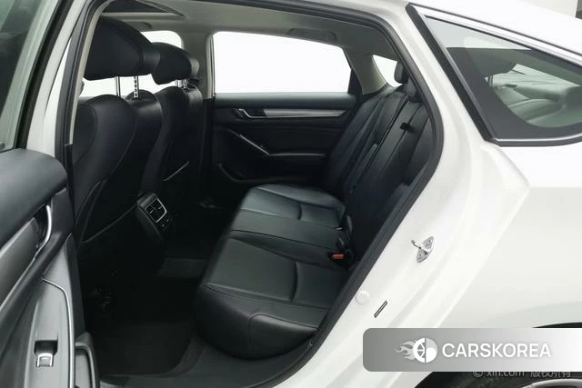 Honda Accord 2023 Белый из Китая, фото 4