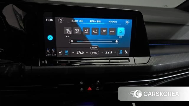 Volkswagen Golf 8th Generation 2024 Белый из Кореи, фото 4