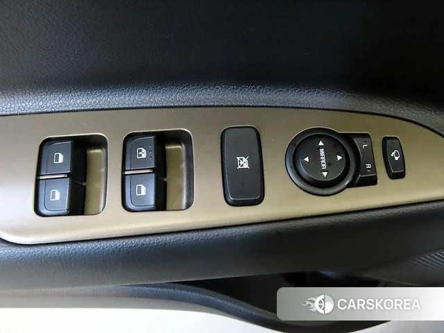 Kia Stonic 2018 Белый из Кореи, фото 4