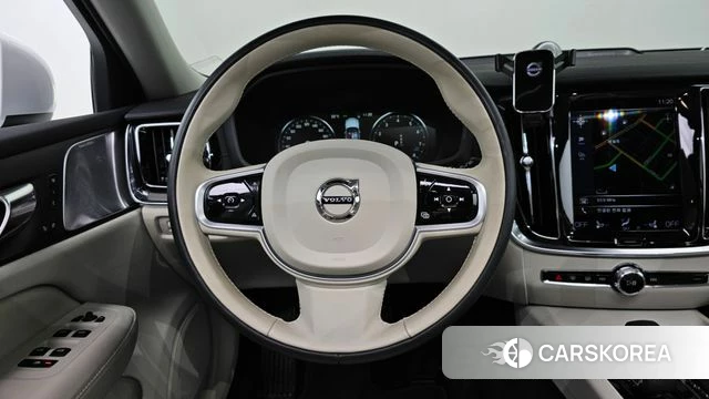 Volvo V60 Cross-Country 2nd Generation 2021 Белый из Кореи, фото 4