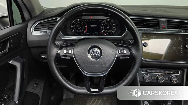 Volkswagen Tiguan second Generation 2018 Белый из Кореи, фото 4