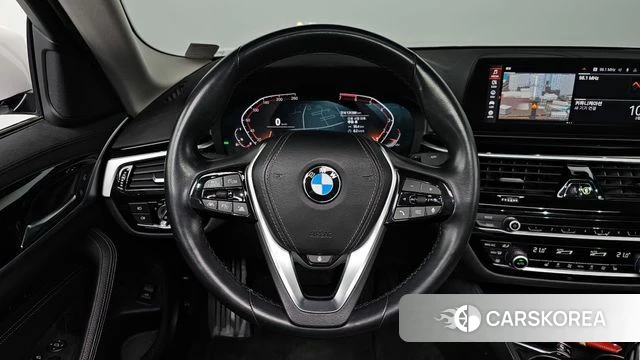 BMW 5 Series (G30) 2020 Белый из Кореи, фото 4