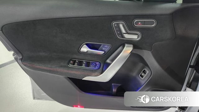 Mercedes-Benz A-Class W177 2021 Серебряный из Кореи, фото 4