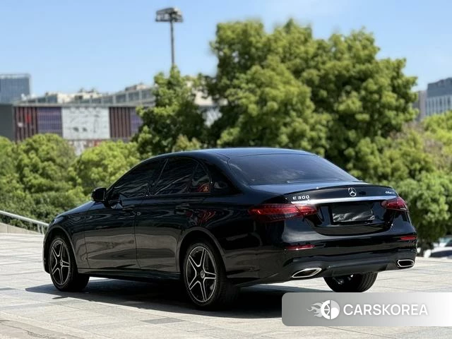 Mercedes-Benz E-class (imported) 2023 Черный из Китая, фото 4