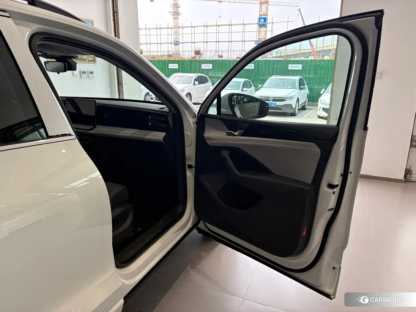 Volkswagen Tiguan L 2026 Белый из Китая, фото 4