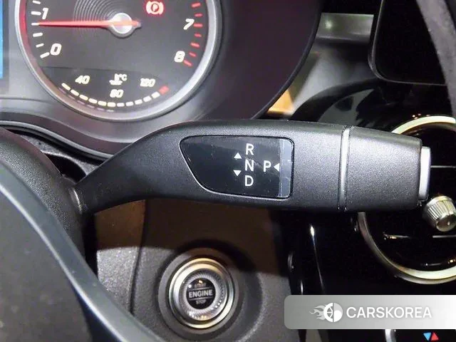 Mercedes-Benz C-Class W205 2019 Серебряный из Кореи, фото 4