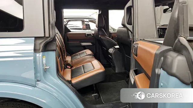 Ford Bronco 6th Generation 2022 Цвет галактики из Кореи, фото 4