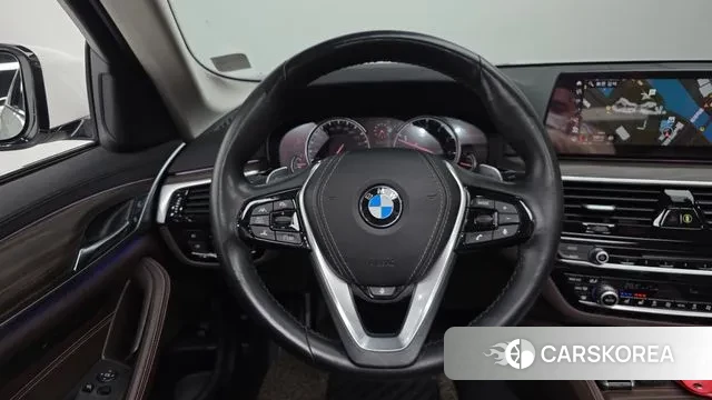 BMW 5 Series (G30) 2018 Белый из Кореи, фото 4