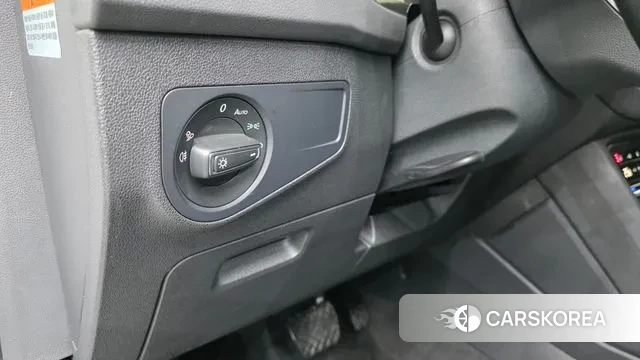 Volkswagen Tiguan second Generation 2021 Белый из Кореи, фото 4