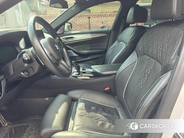 BMW 5 Series (G30) 2019 Белый из Кореи, фото 4