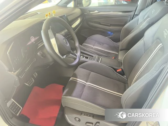Volkswagen Golf 2023 Белый из Китая, фото 4