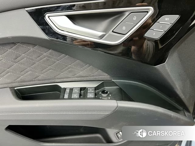 Audi Q4 e-tron 2024 Синий из Китая, фото 4