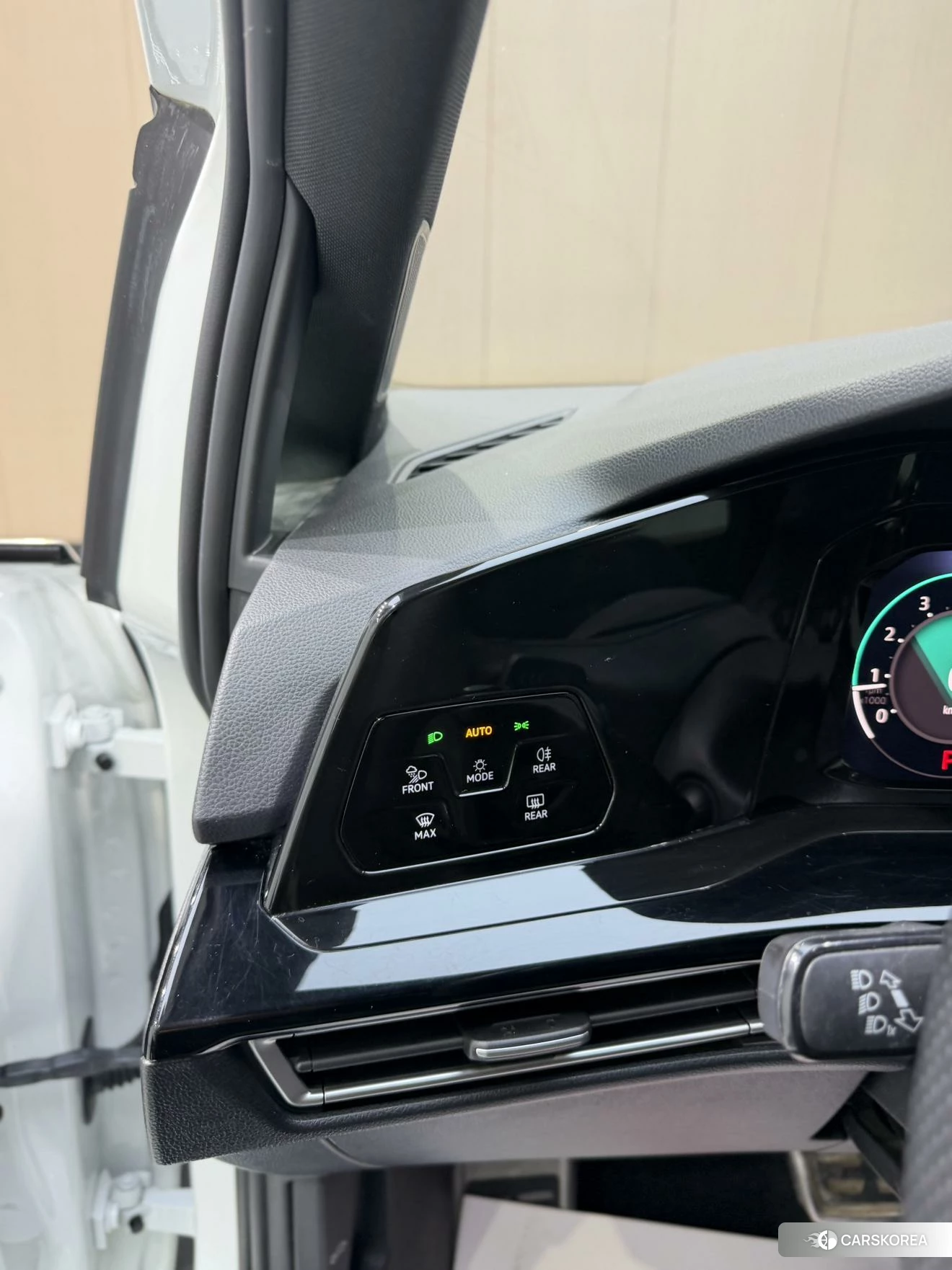 Volkswagen Golf 2022 Белый из Китая, фото 4