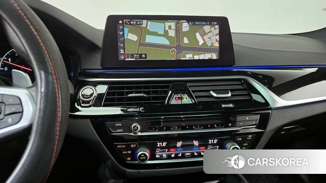 BMW 5 Series (G30) 2019 Белый из Кореи, фото 4