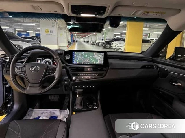 Lexus ES300h 7th generation 2025 Черный из Кореи, фото 4