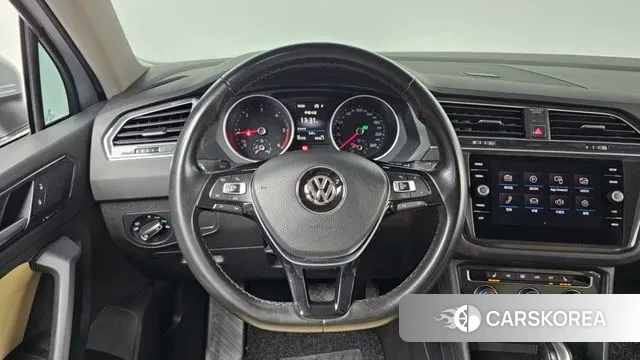Volkswagen Tiguan second Generation 2018 Серебряный из Кореи, фото 4