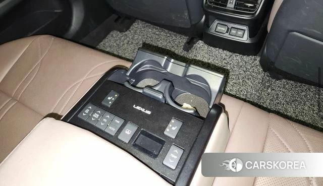 Lexus ES300h 7th generation 2023 Серый из Кореи, фото 4