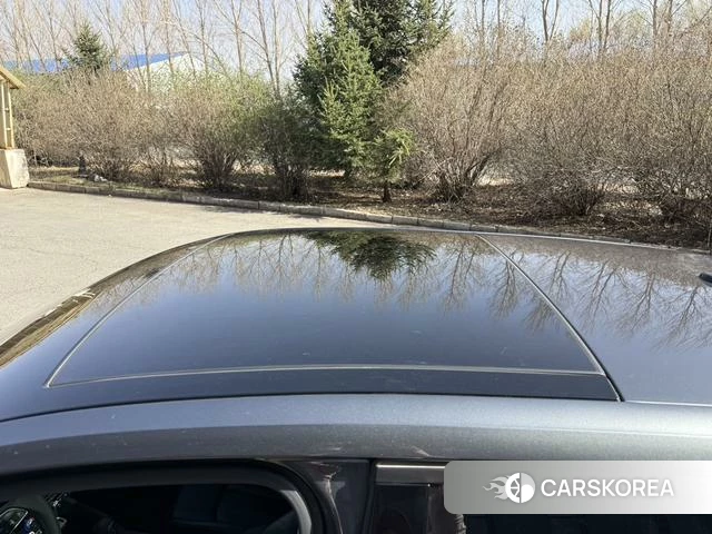 Audi Q2L 2022 Темно-серый из Китая, фото 4