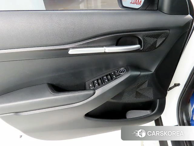 Kia Seltos 2022 Белый из Кореи, фото 4