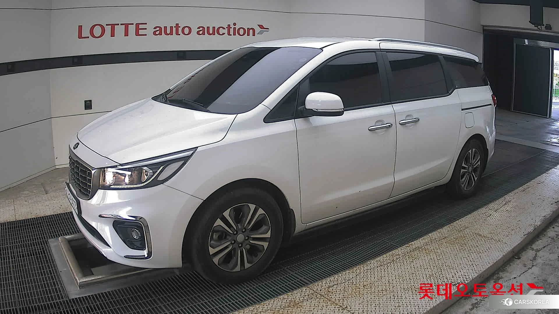 Kia Carnival 2020 Snow White Pearl (optional) из Кореи, фото 4