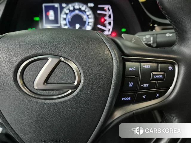 Lexus ES300h 7th generation 2023 Песочный из Кореи, фото 4