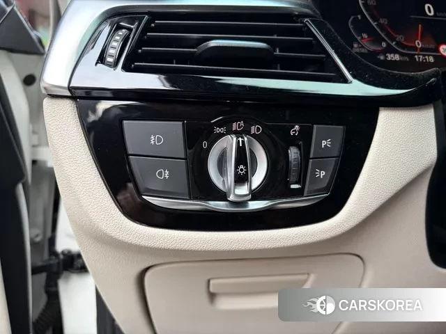 BMW 5 Series (G30) 2020 Белый из Кореи, фото 4