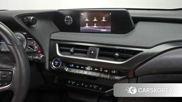 Lexus UX250h 2021 Белый из Кореи, фото 4