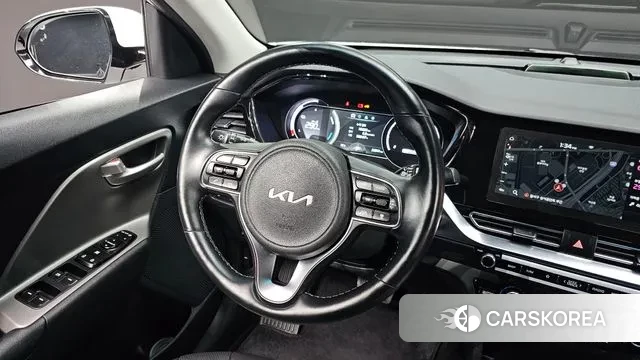 Kia Niro Plus 2022 Белый из Кореи, фото 4