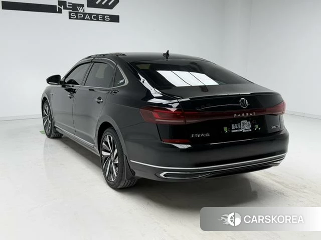 Volkswagen Passat 2022 Черный из Китая, фото 4
