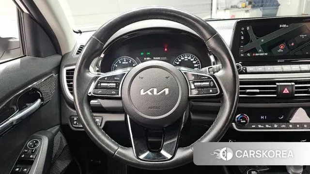 Kia Seltos 2022 Белый из Кореи, фото 4