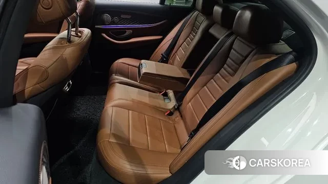 Mercedes-Benz E-Class W213 2021 Белый из Кореи, фото 4